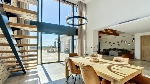 Royere-1728648596_1728648883_48928_2c4ba0e