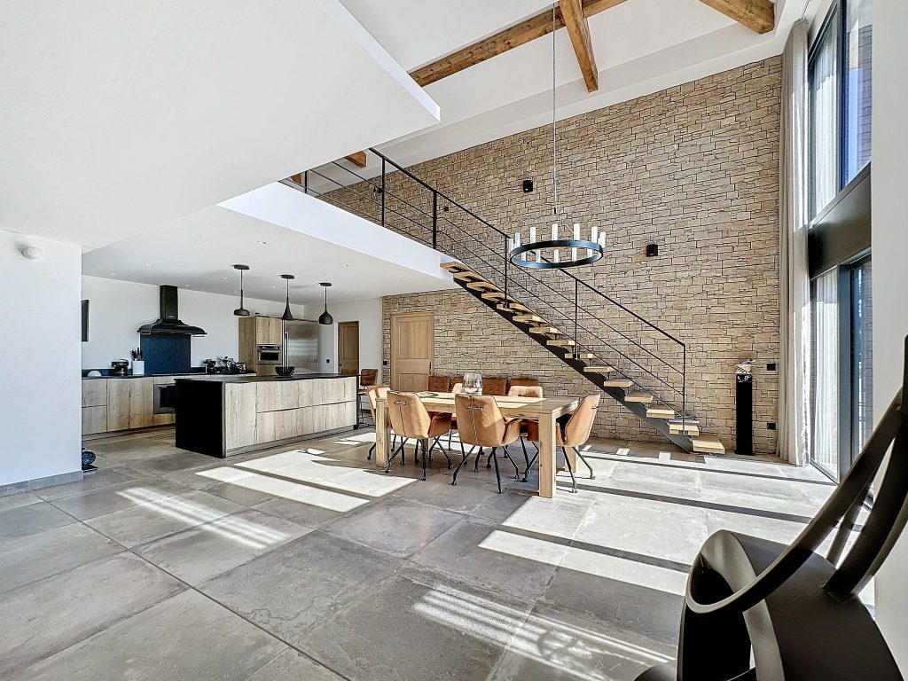 Royere-1728648596_1728649184_49366_f53247d