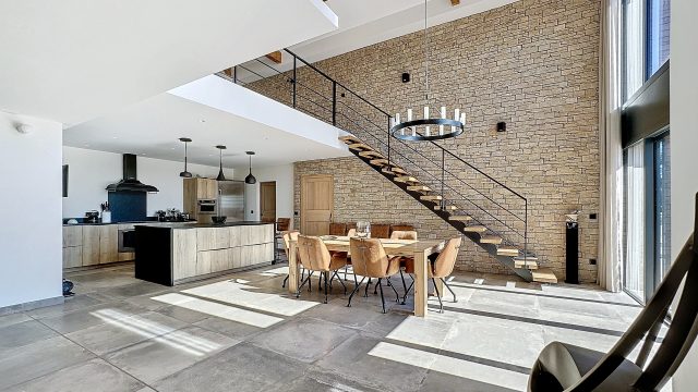 Royere-1728648596_1728649184_49366_f53247d