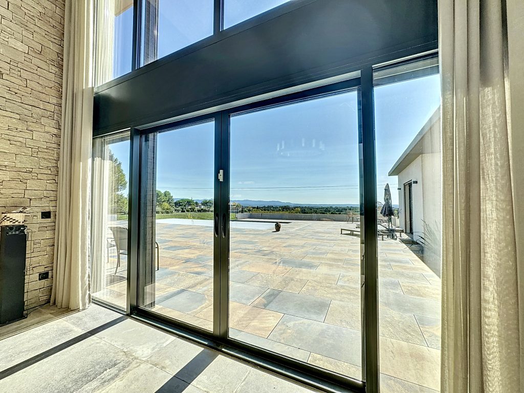 Royere-1728648596_1728649716_49752_9e992ea