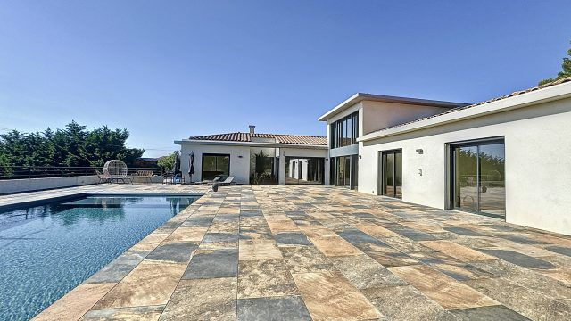 Royere-1728648596_1728650677_50690_c653a9d